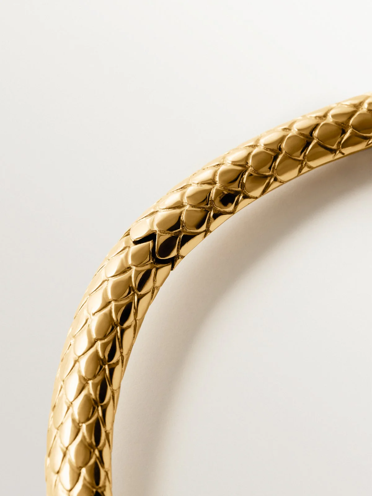 Collar de serpiente en plata 925 bañada en oro amarillo de 18K con ónix verde y espinelas negras - Image 5