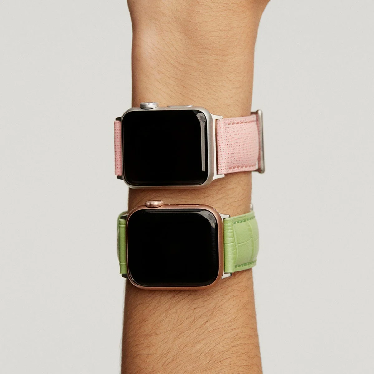 Correa para Apple Watch de cuero verde con acabado de cocodrilo - Image 3