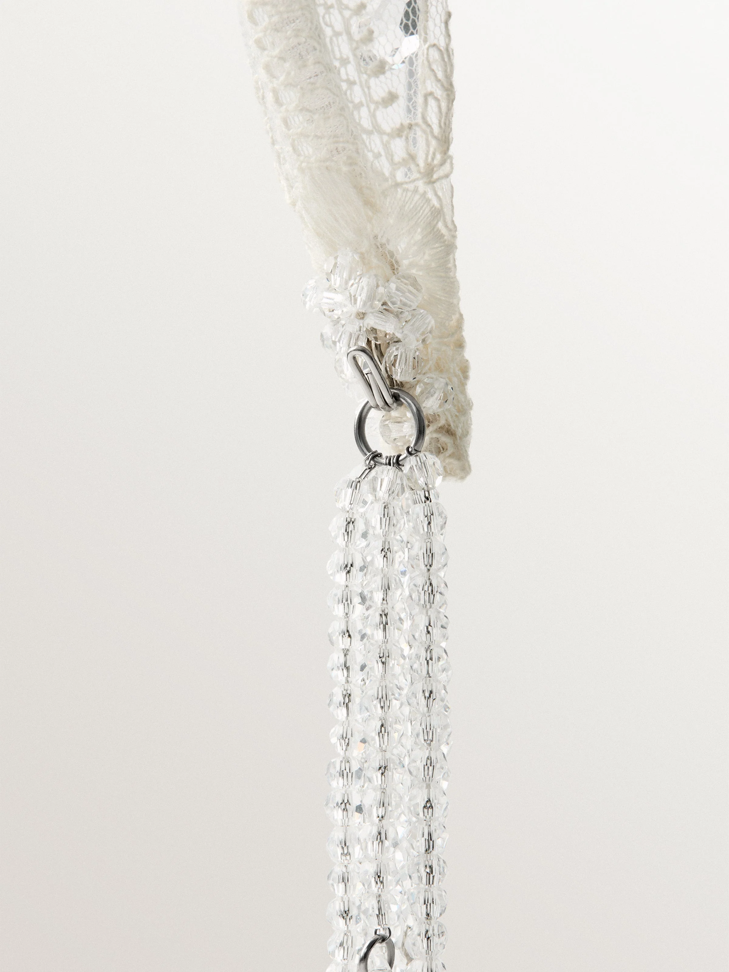 Diadema de encaje con cristales y perlas barrocas - Image 5