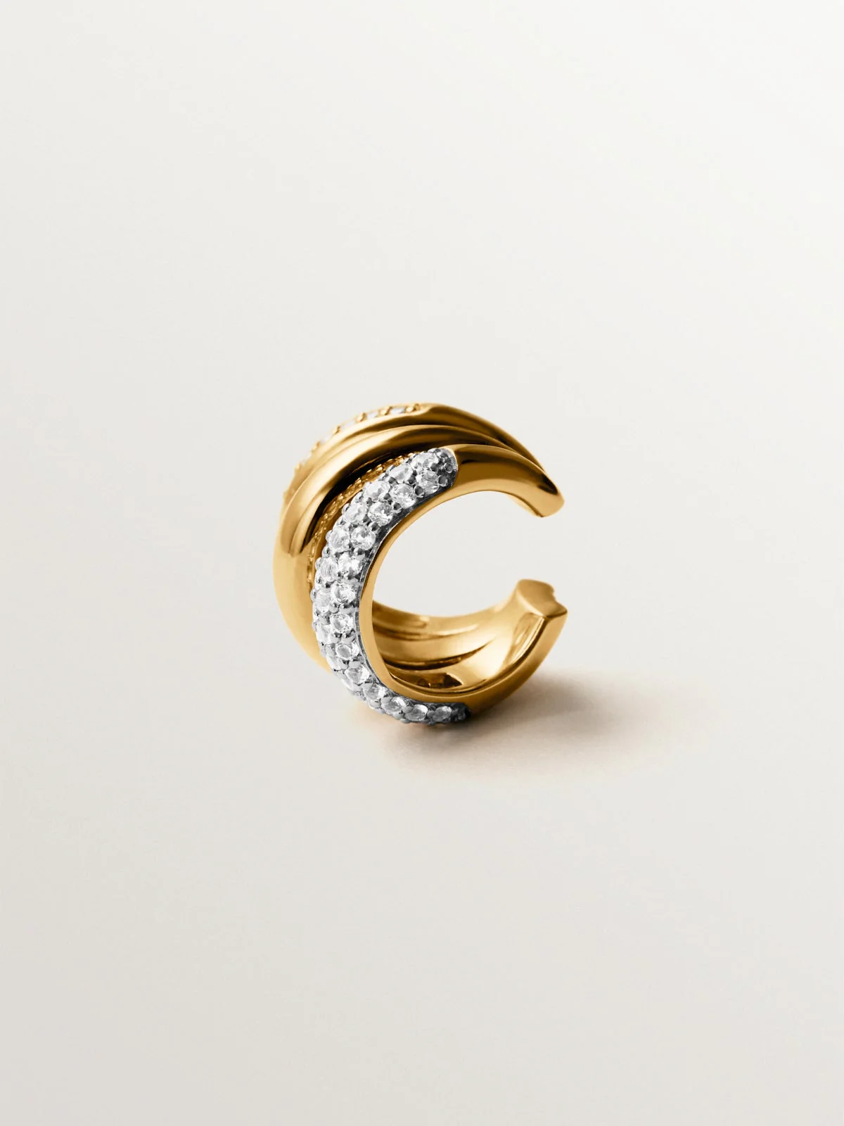 Pendiente earcuff individual de plata 925 bañada en rodio y oro amarillo de 18K con pavé de topacios - Image 3