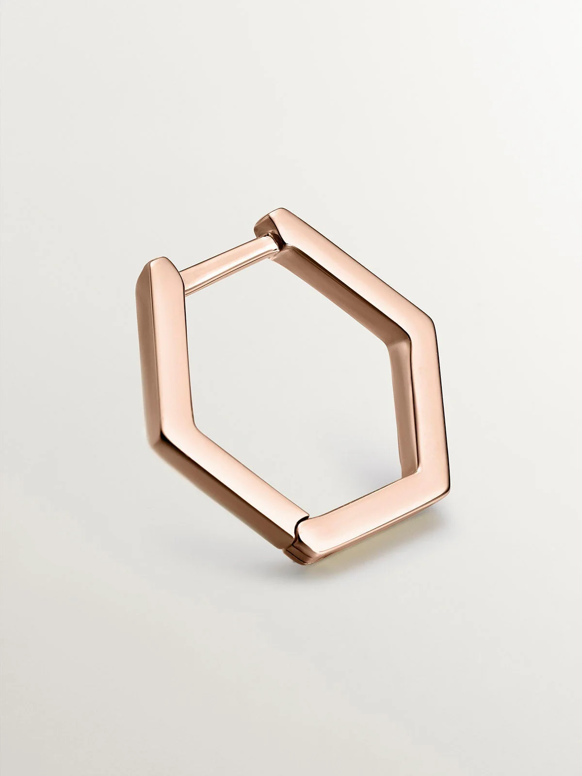 Pendiente individual de aro de oro rosa de 9K con forma hexagonal - Image 5