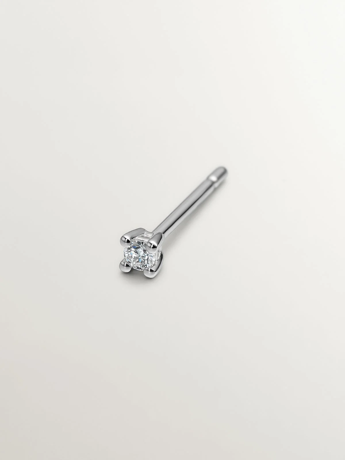 Pendiente individual de oro blanco de 18K con diamante en talla brillante - Image 3