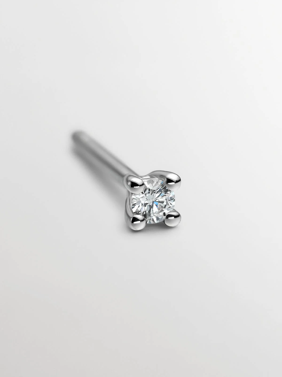 Pendiente individual de oro blanco de 18K con diamante en talla brillante - Image 5
