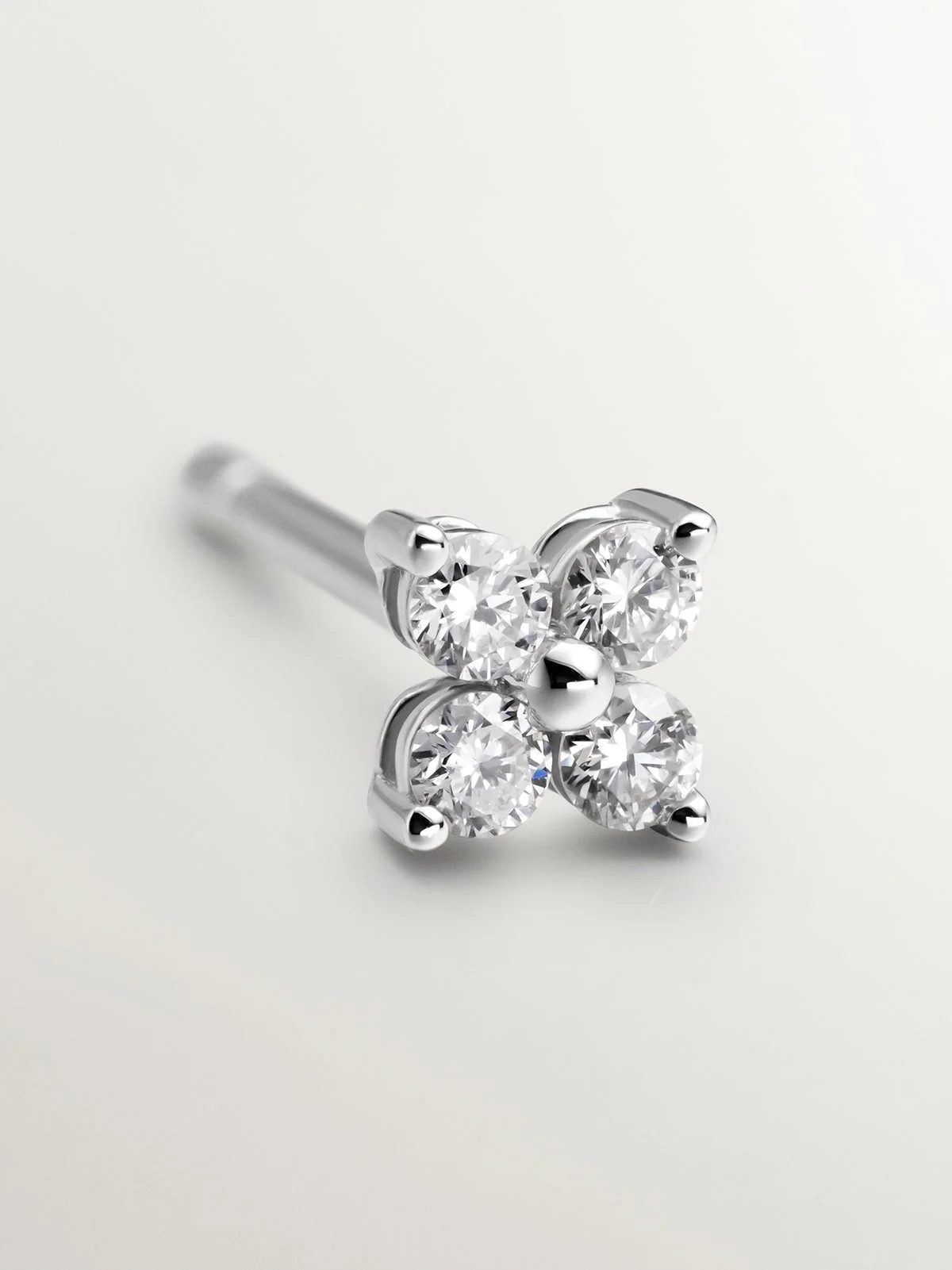 Pendiente individual de oro blanco de 18K con diamantes - Image 5