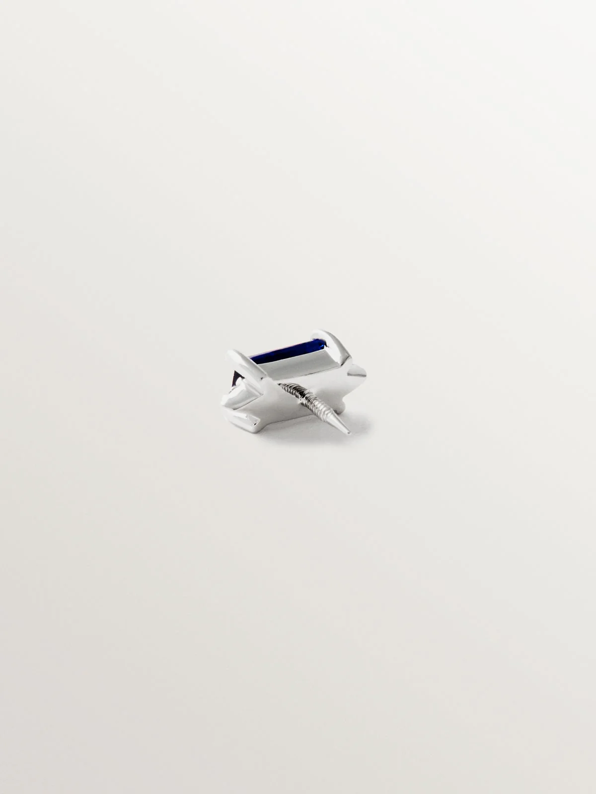 Pendiente individual de oro blanco de 18K con zafiro azul y diamantes blancos - Image 3