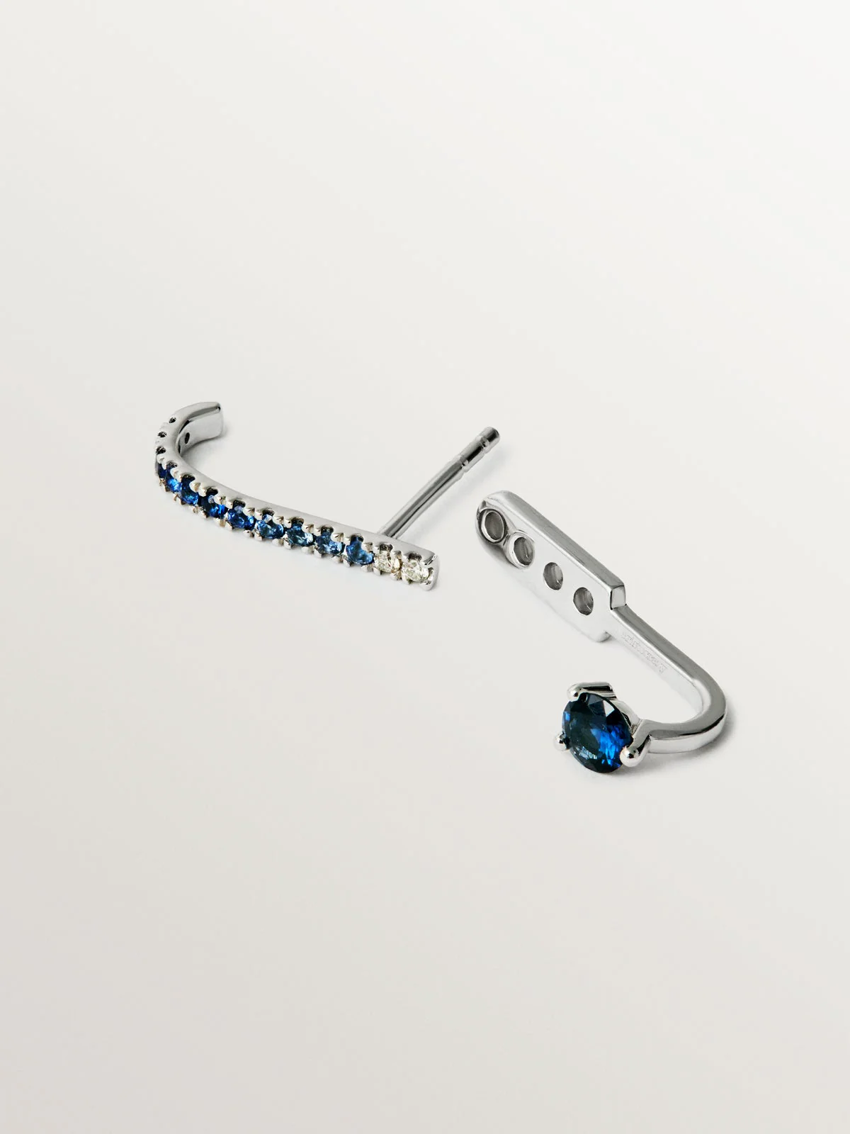 Pendiente individual de oro blanco de 9K con zafiros azules y diamantes - Image 3