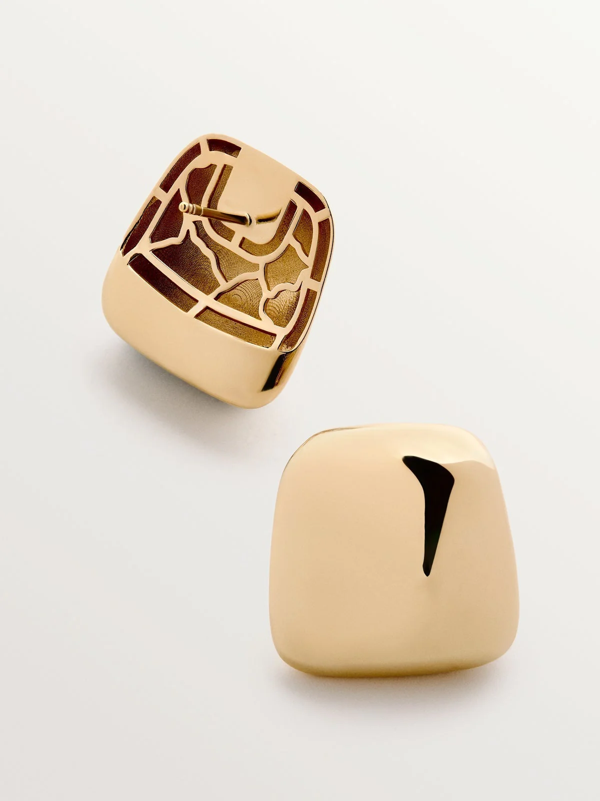 Pendientes cuadrados de plata 925 bañada en oro amarillo de 18K con efecto pulido - Image 3