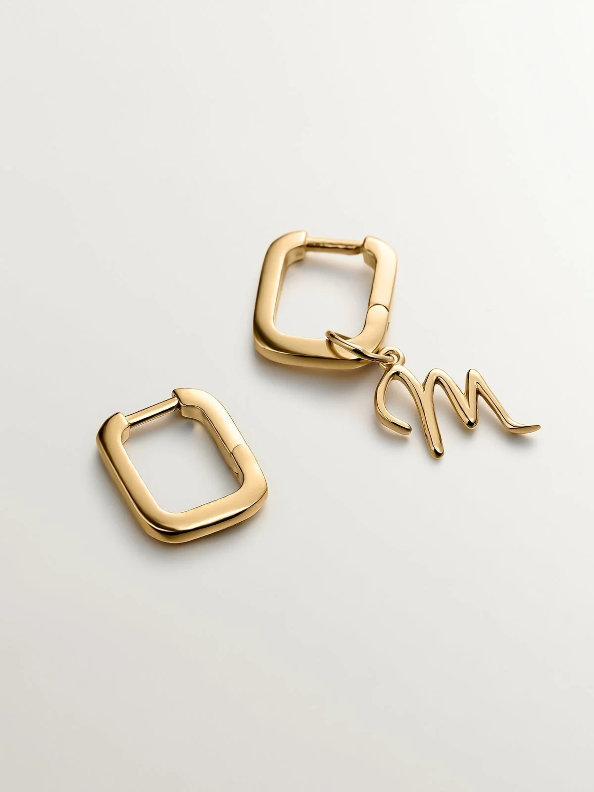 Pendientes de aro cuadrados en plata 925 bañada en oro amarillo de 18K - Image 7