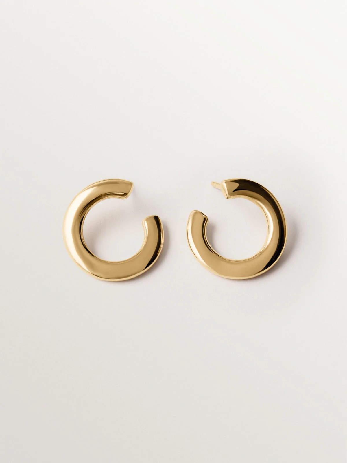 Pendientes de aro de plata 925 bañada en oro amarillo de 18K con forma irregular - Image 5