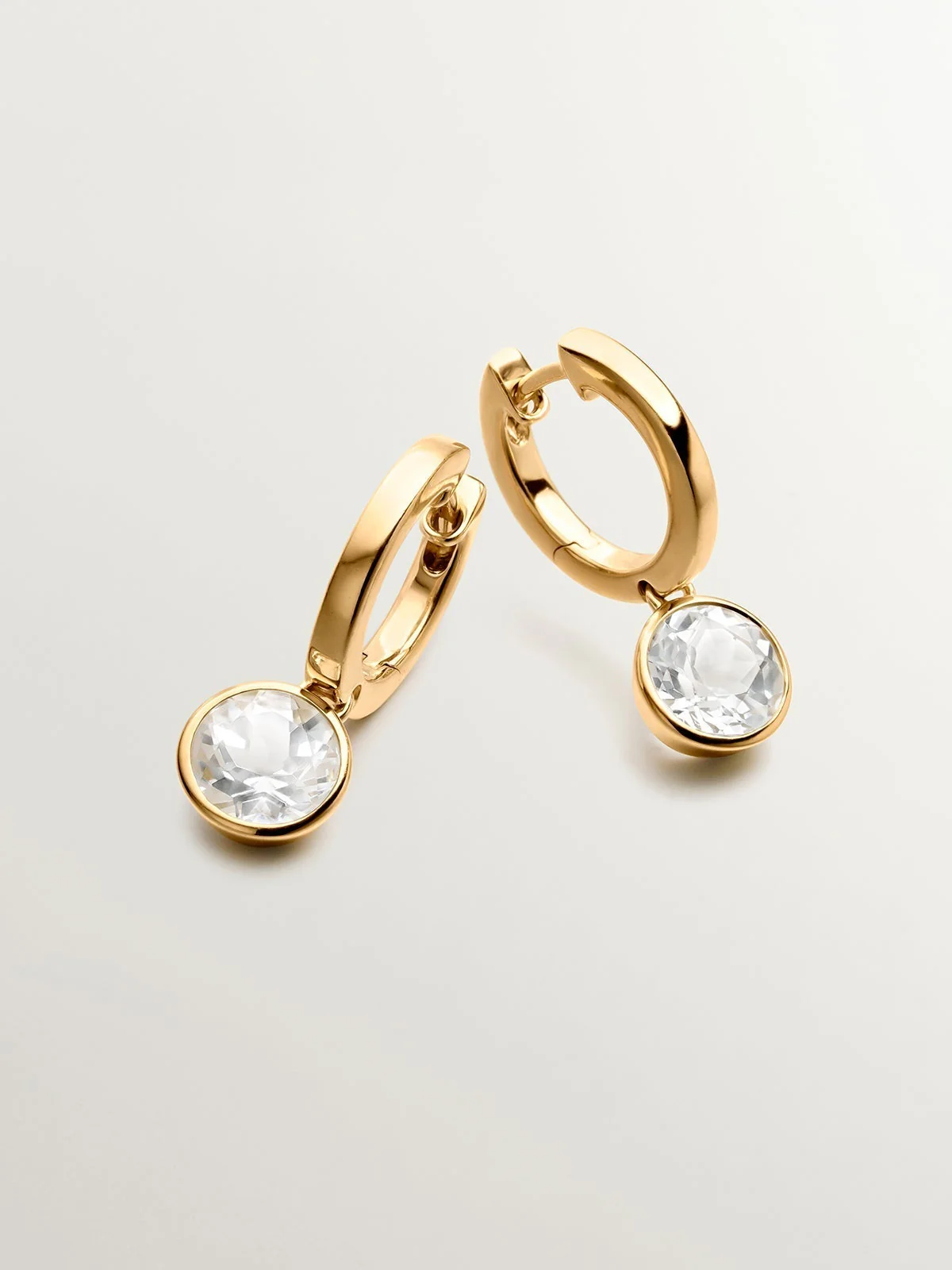Pendientes de aro de plata 925 bañada en oro amarillo de 18K con topacios blancos - Image 3