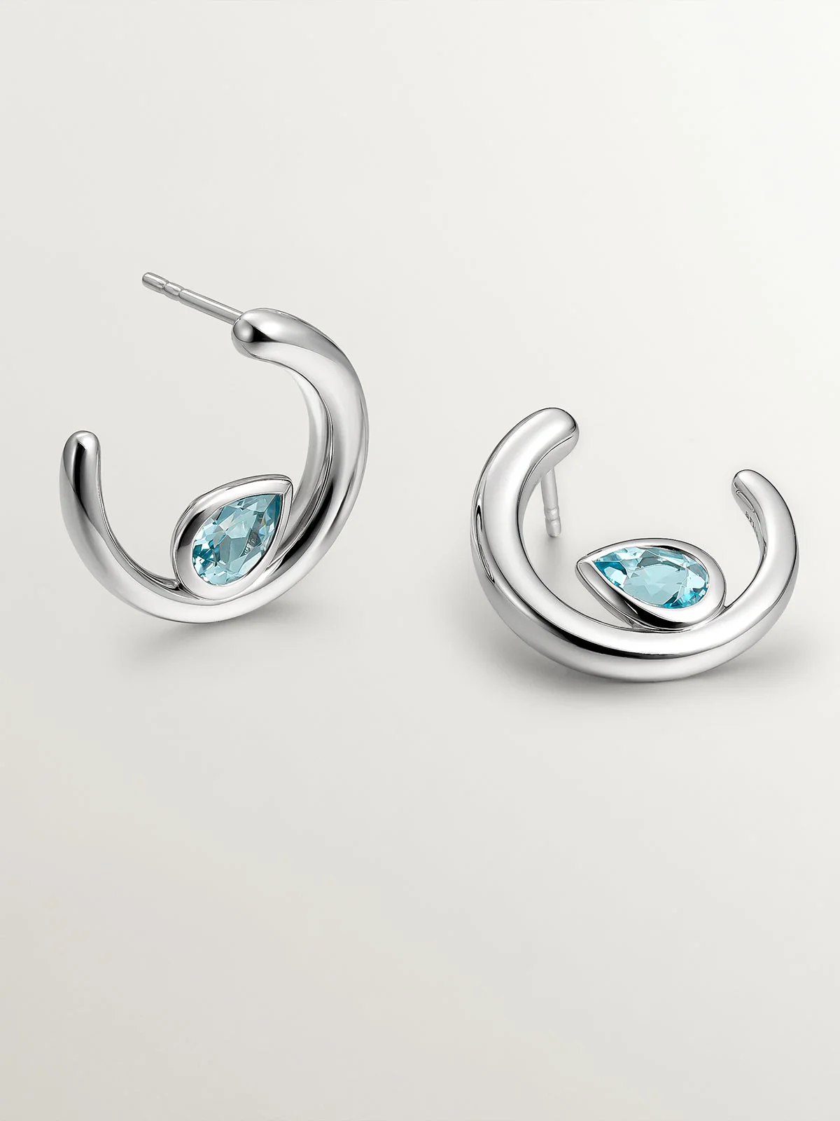 Pendientes de aro de plata 925 con 2 topacios azul sky - Image 5