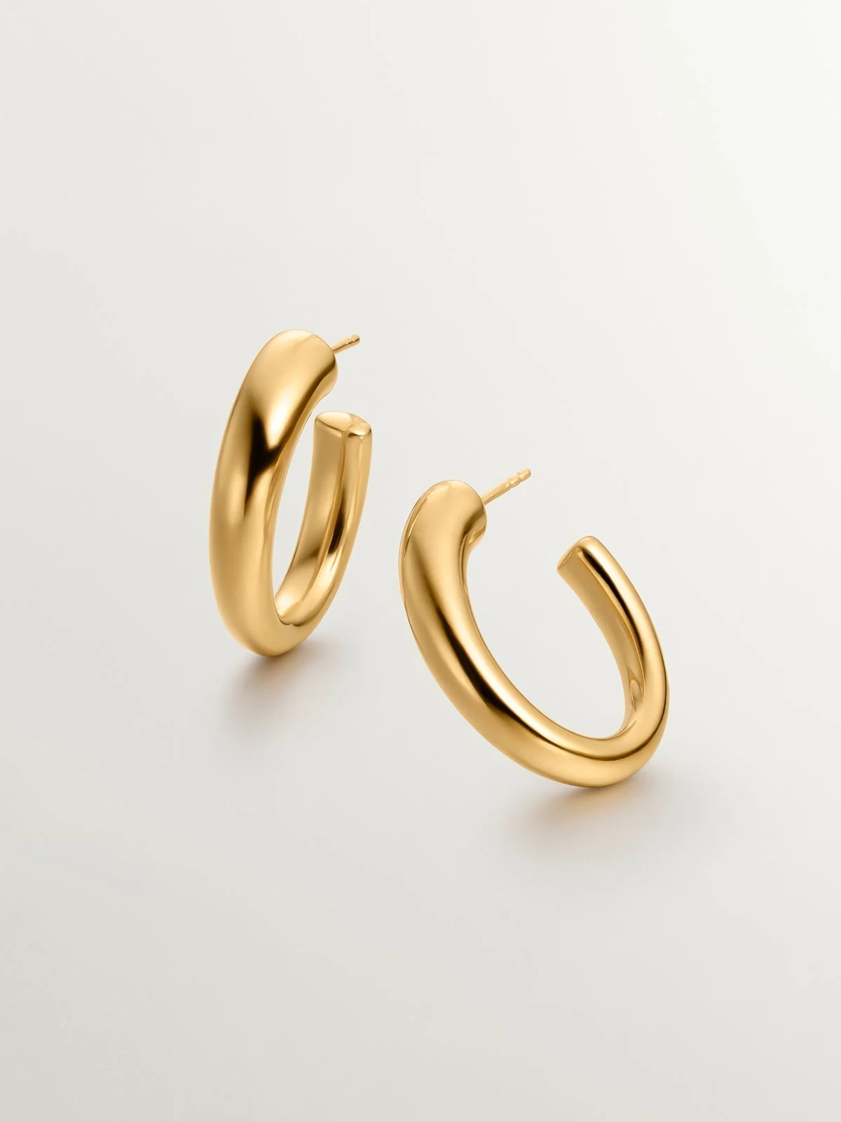 Pendientes de aro grandes y gruesos de plata 925 bañada en oro amarillo de 18K con forma ovalada - Image 5