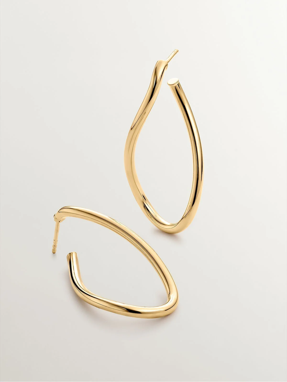 Pendientes de aro ondulados grandes de plata 925 bañada en oro amarillo de 18K - Image 4