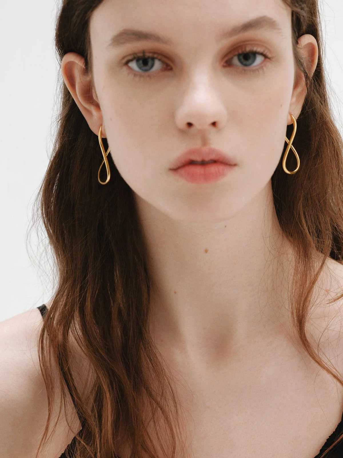 Pendientes de aro ondulados grandes de plata 925 bañada en oro amarillo de 18K - Image 5
