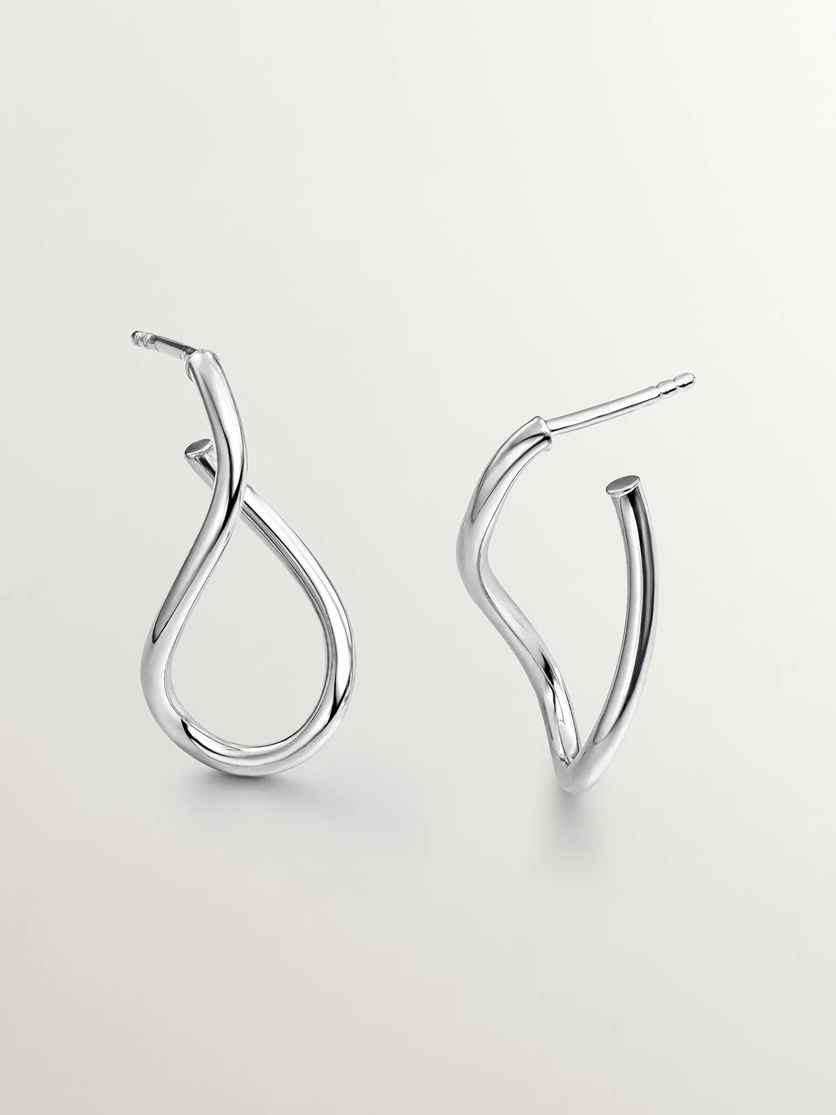 Pendientes de aro ondulados medianos de plata 925 - Image 3