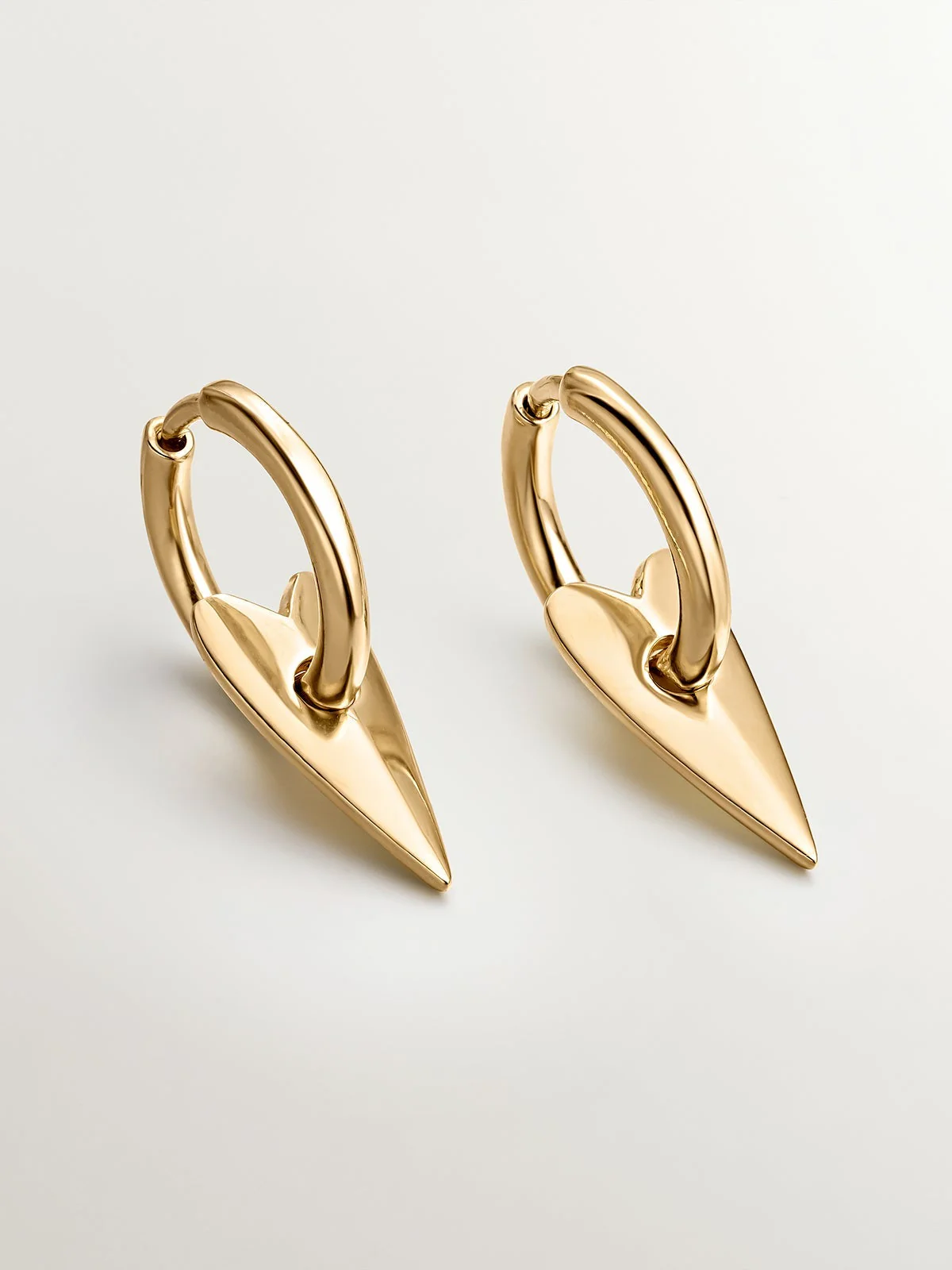Pendientes de aro pequeños de plata 925 bañada en oro amarillo de 18K con corazón - Image 3