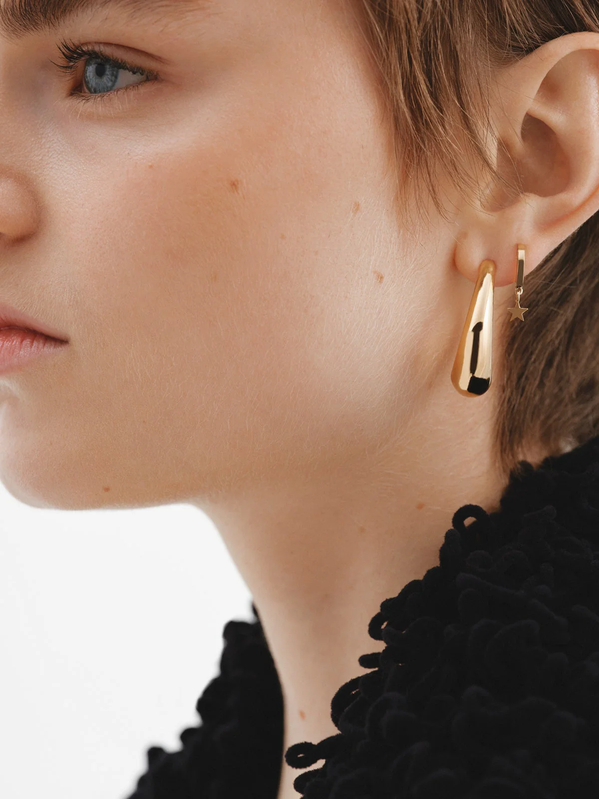 Pendientes de aro pequeños de plata 925 bañada en oro amarillo de 18K con estrella - Image 6