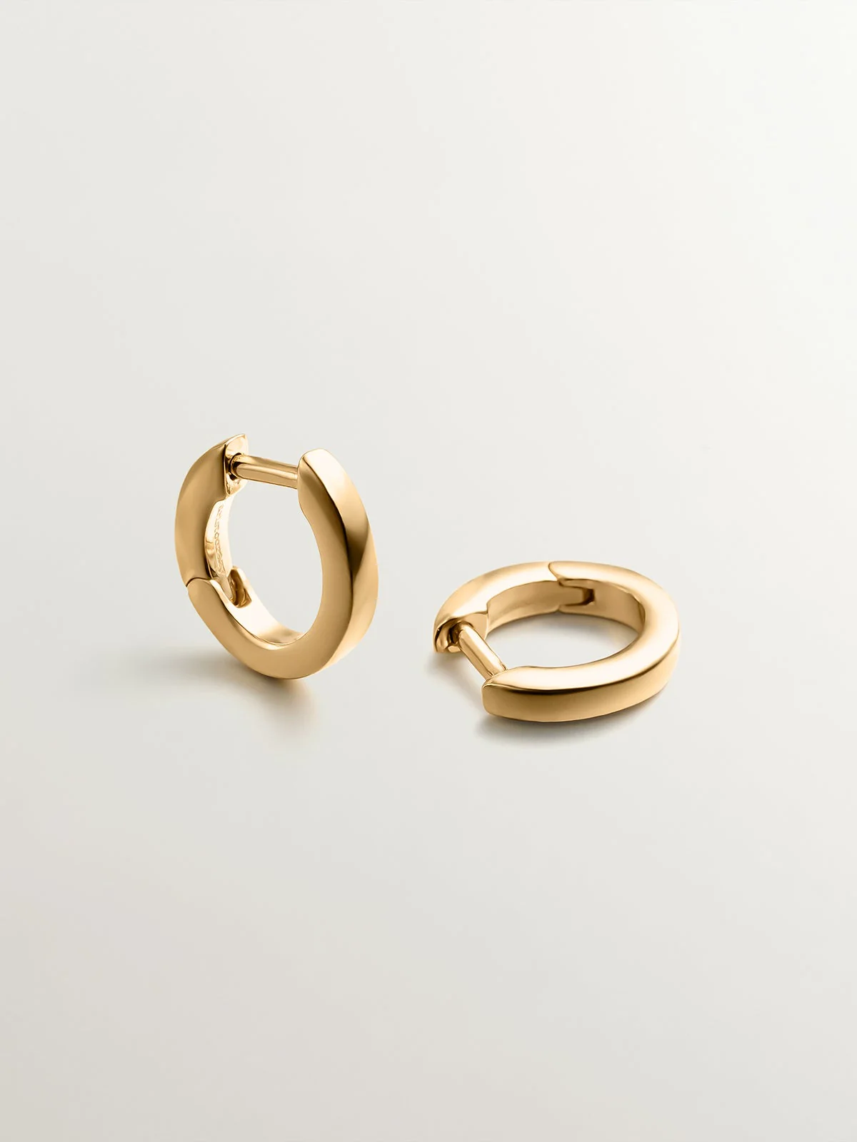 Pendientes de aro pequeños de plata 925 bañada en oro amarillo de 18K - Image 3