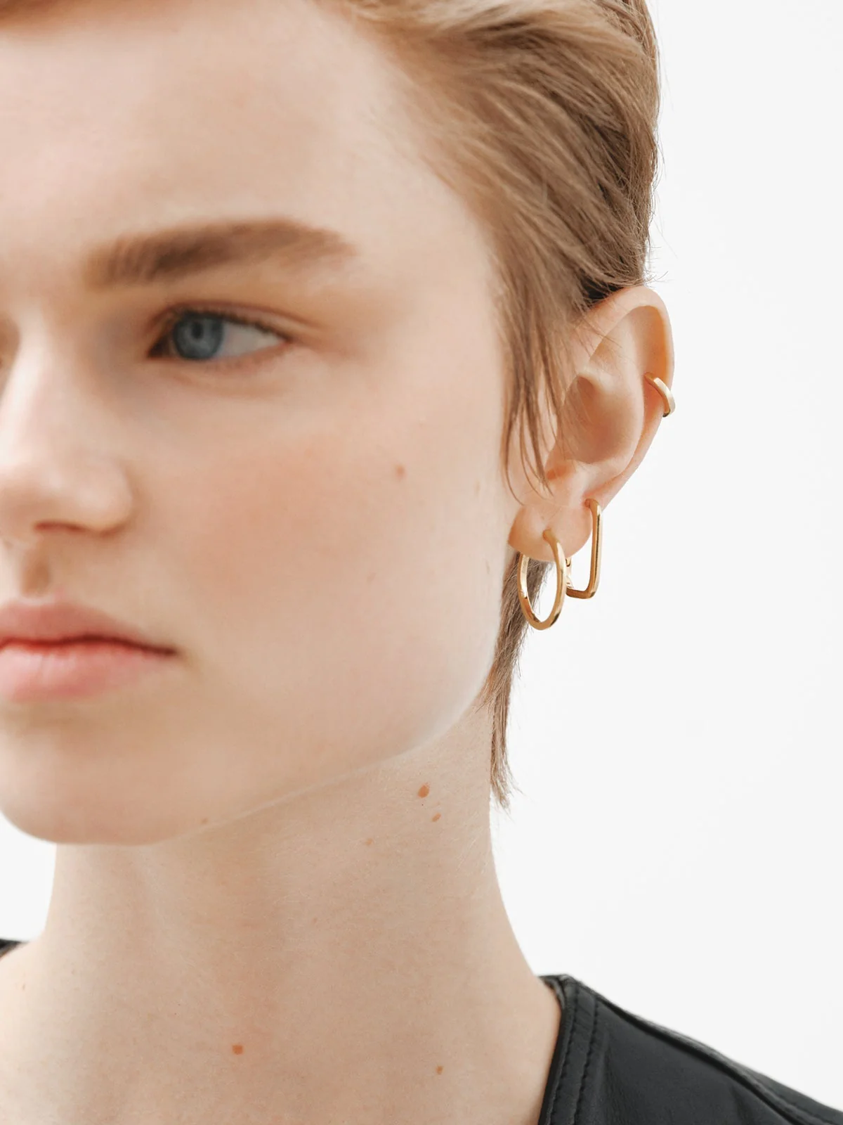 Pendientes de aro pequeños de plata 925 bañada en oro amarillo de 18K - Image 6