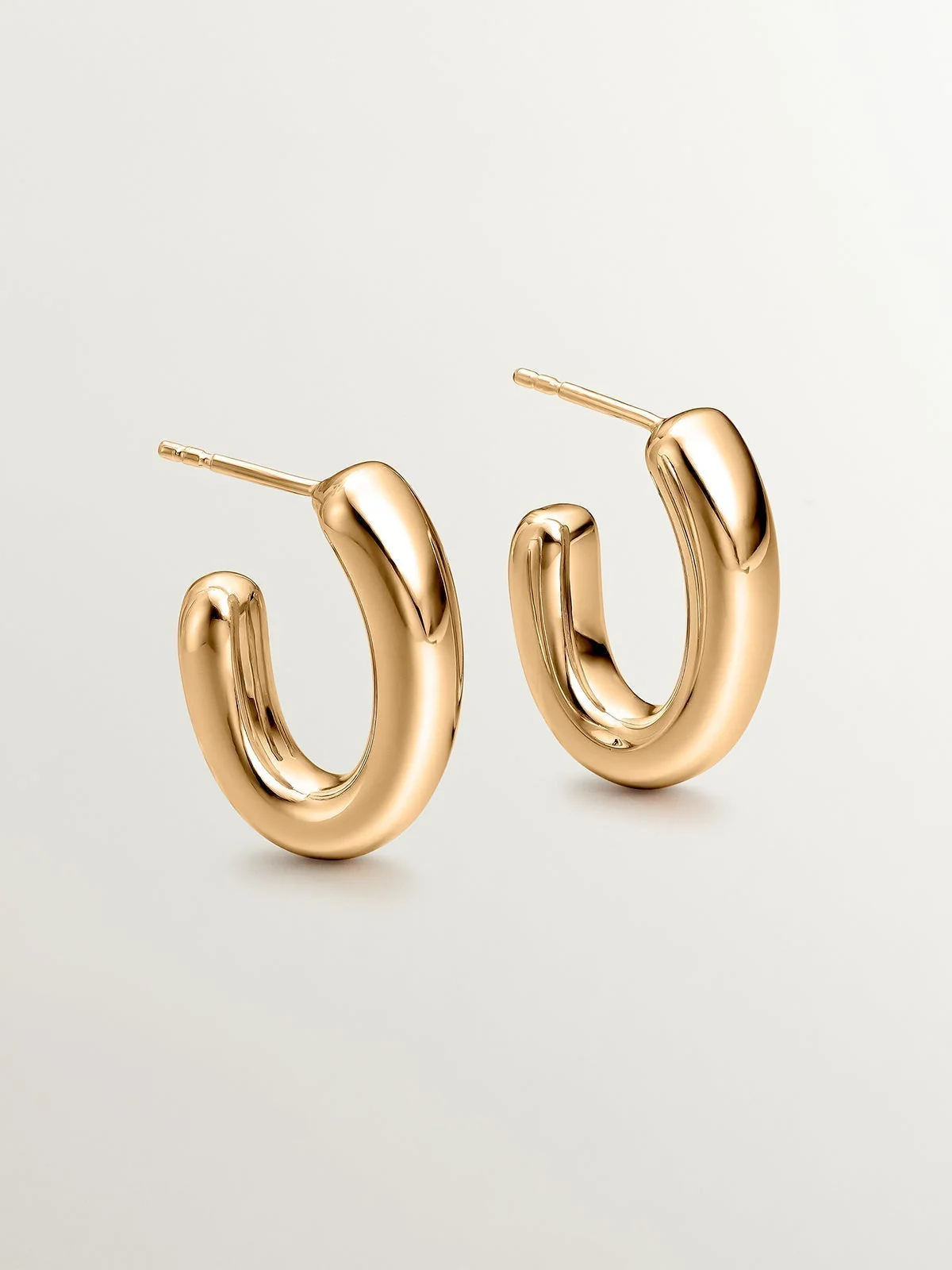 Pendientes de aro pequeños ovalados de plata 925 bañada en oro amarillo de 18K - Image 5