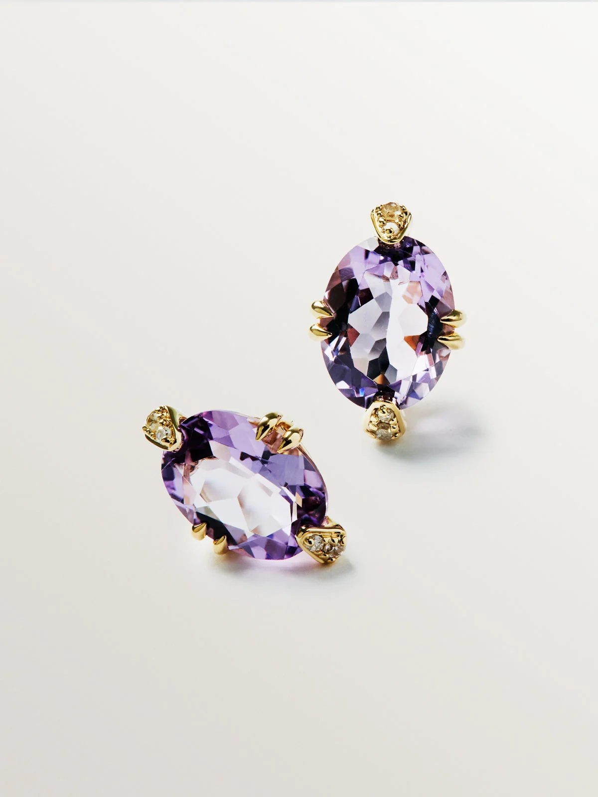 Pendientes de botón de oro amarillo de 9K con amatistas rosas y diamantes - Image 5