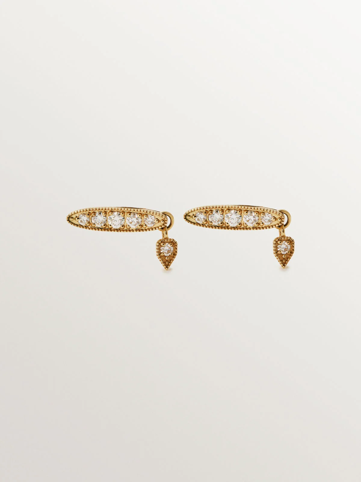 Pendientes de oro amarillo de 18K con diamantes en talla brillante - Image 3