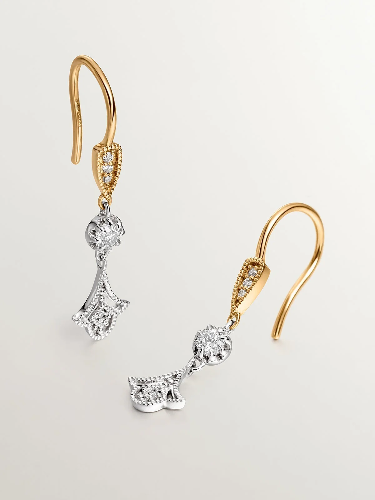 Pendientes de oro blanco y amarillo de 18K con diamantes en talla brillante - Image 5