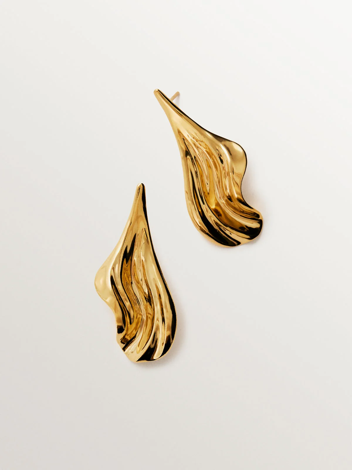 Pendientes de plata 925 bañada en oro amarillo de 18K con textura