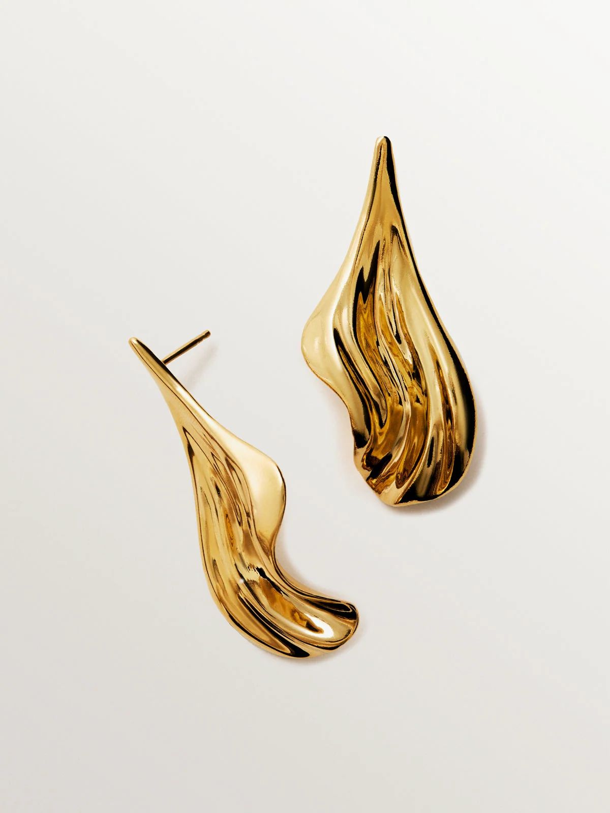 Pendientes de plata 925 bañada en oro amarillo de 18K con textura - Image 3