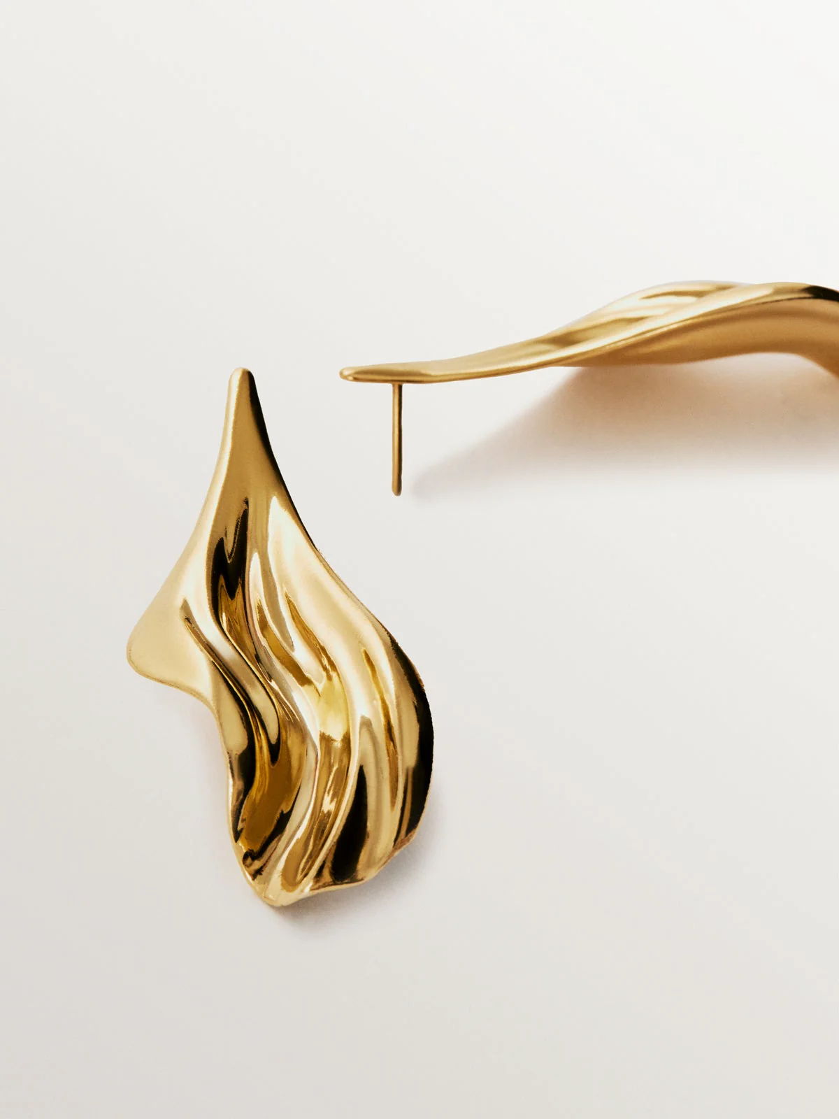 Pendientes de plata 925 bañada en oro amarillo de 18K con textura - Image 5