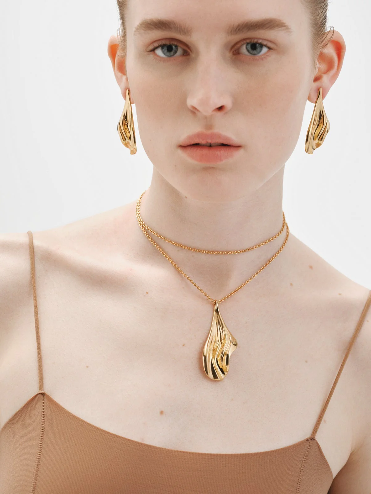 Pendientes de plata 925 bañada en oro amarillo de 18K con textura - Image 6
