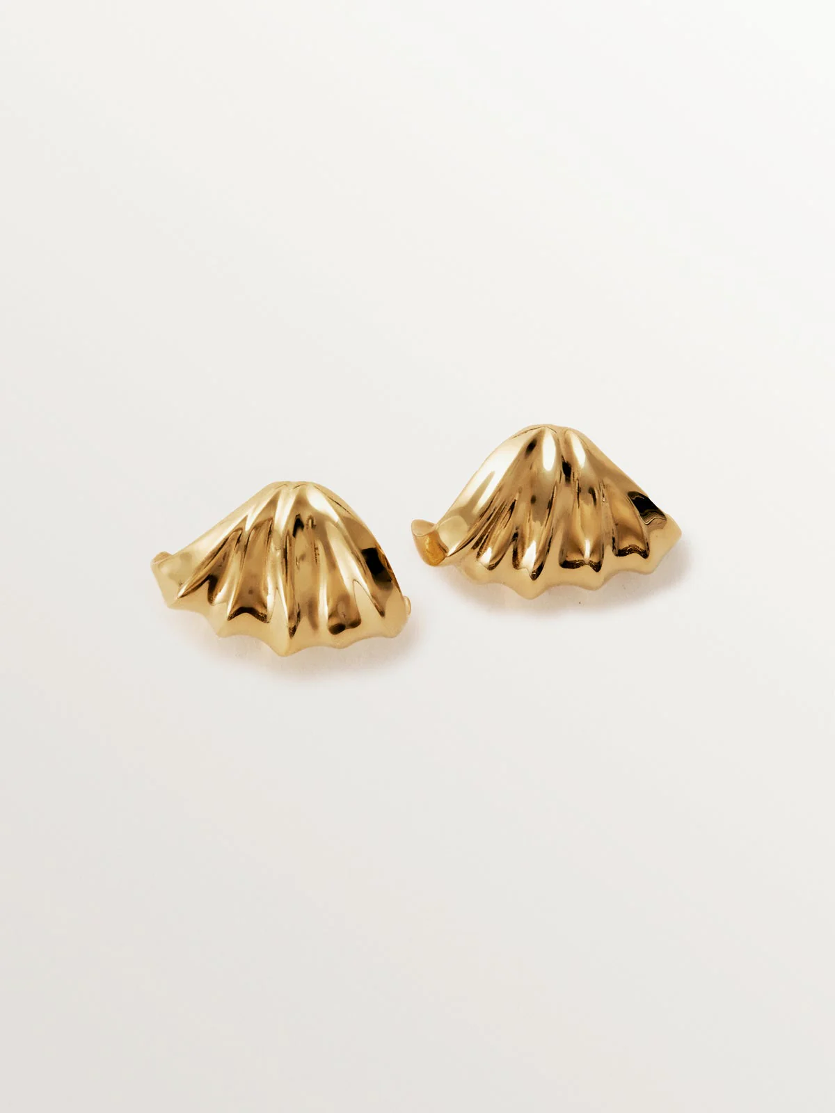 Pendientes de plata 925 bañada en oro amarillo de 18K con textura