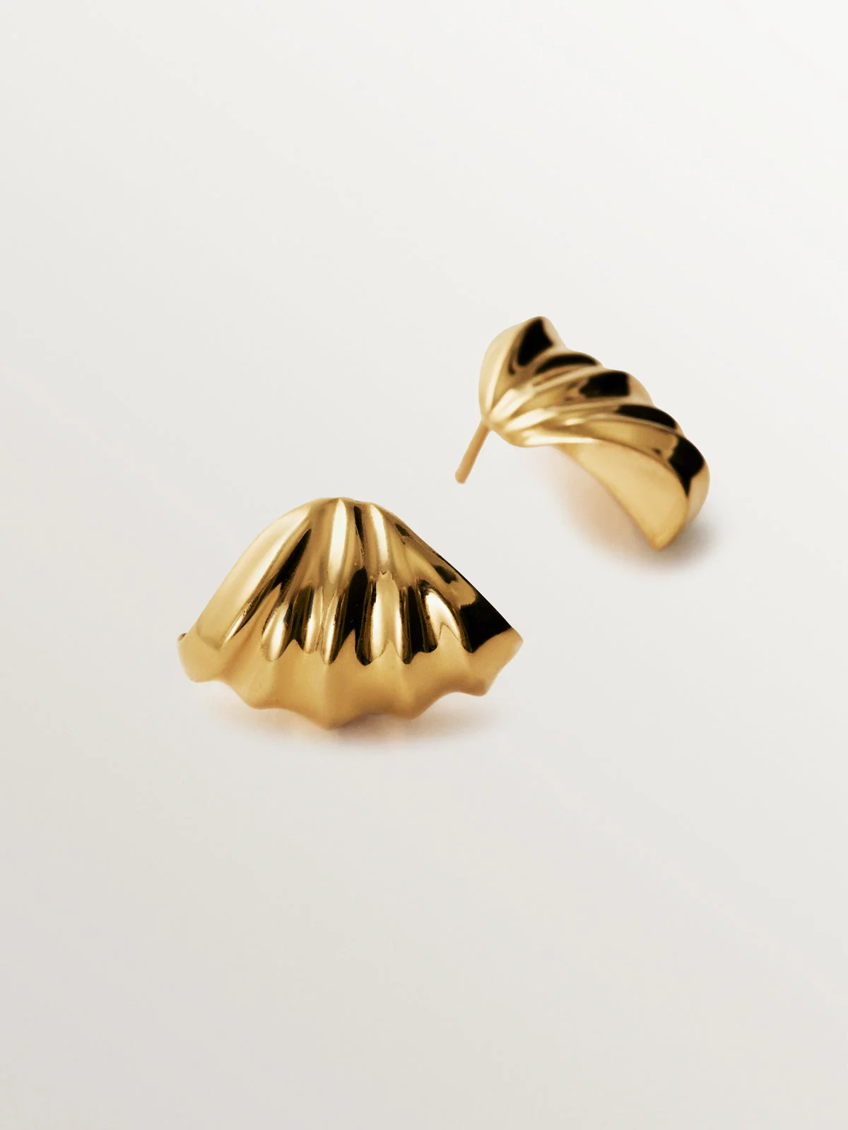 Pendientes de plata 925 bañada en oro amarillo de 18K con textura - Image 5