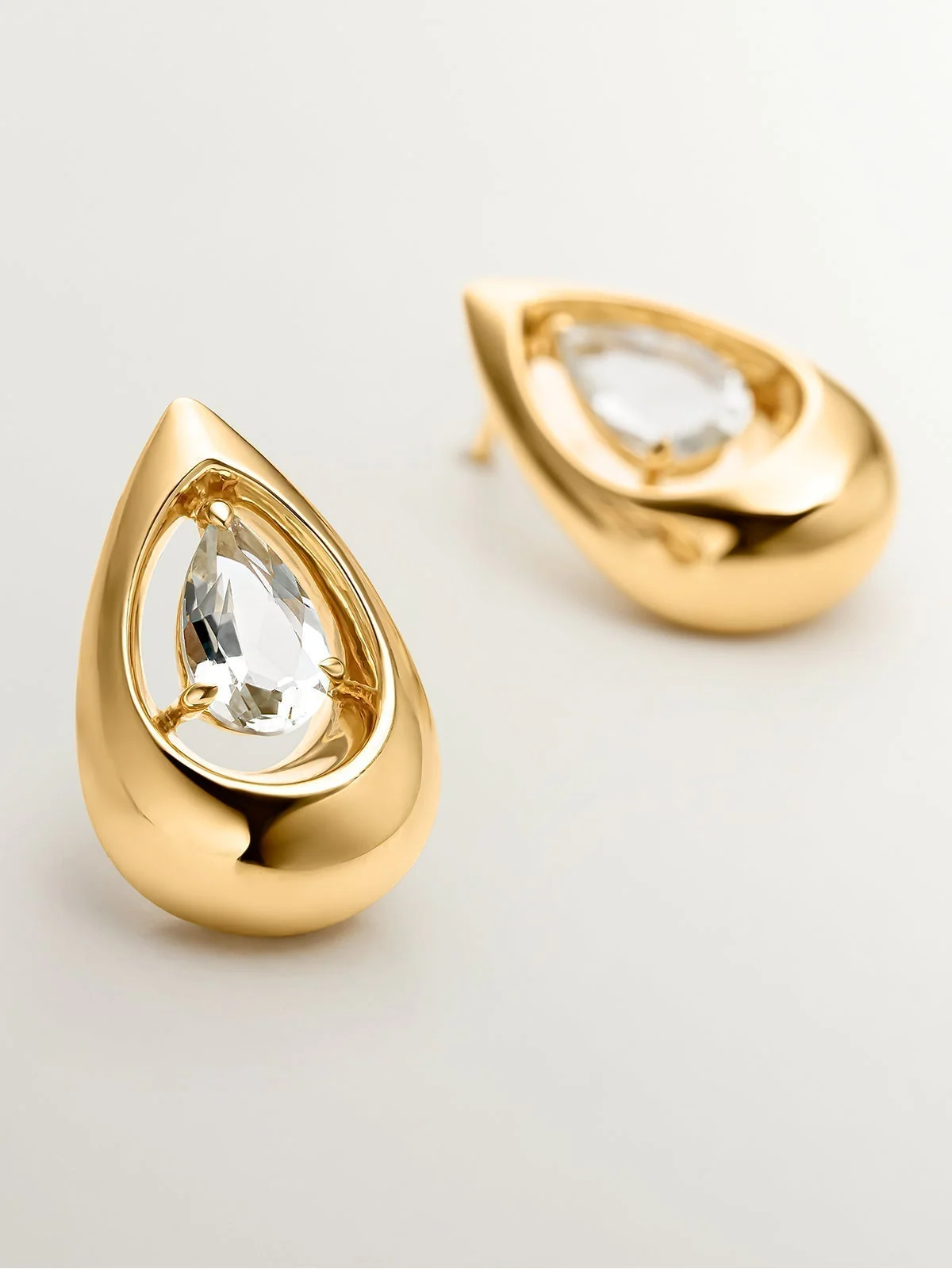 Pendientes de plata 925 bañada en oro amarillo de 18K con topacios blancos - Image 5