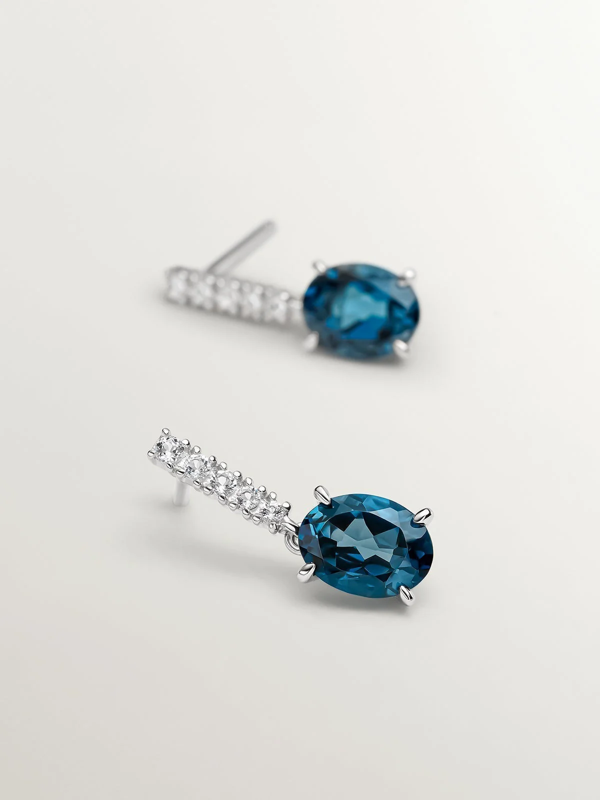 Pendientes de plata 925 con topacios blancos y azul london - Image 5