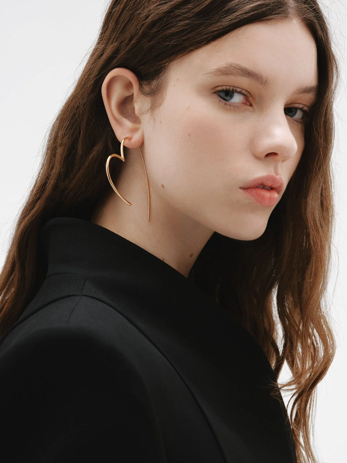Pendientes de plata bañada en oro amarillo de 18K en forma de corazón - Image 4