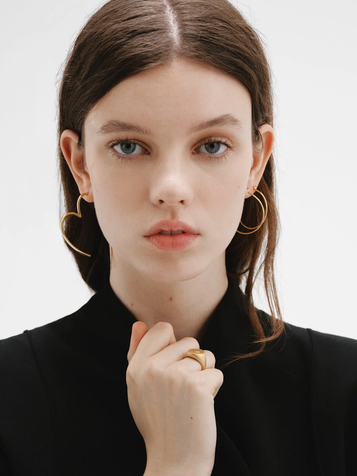 Pendientes de plata bañada en oro amarillo de 18K en forma de corazón - Image 5