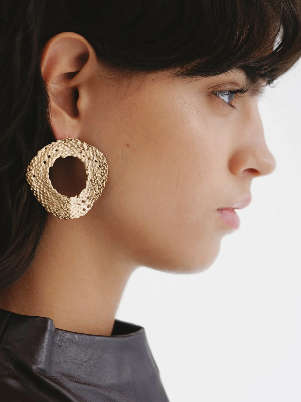 Pendientes grandes de plata 925 bañada en oro amarillo de 18K con textura de mimbre - Image 2