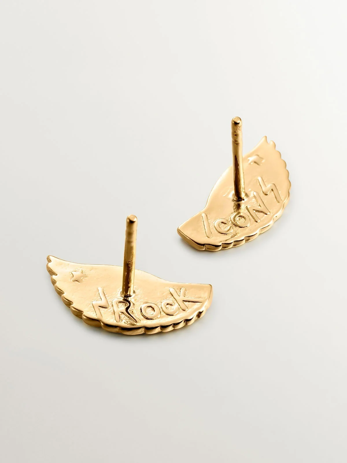 Pendientes largos de plata 925 bañada en oro amarillo de 18K con alas - Image 7