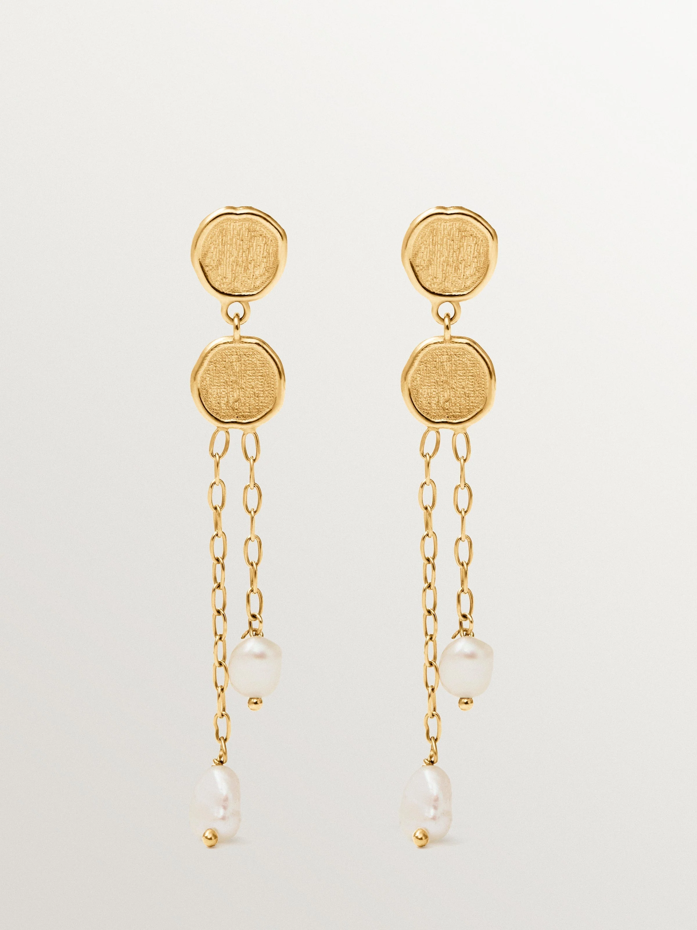 Pendientes largos de plata 925 bañada en oro de 18K con perlas colgantes