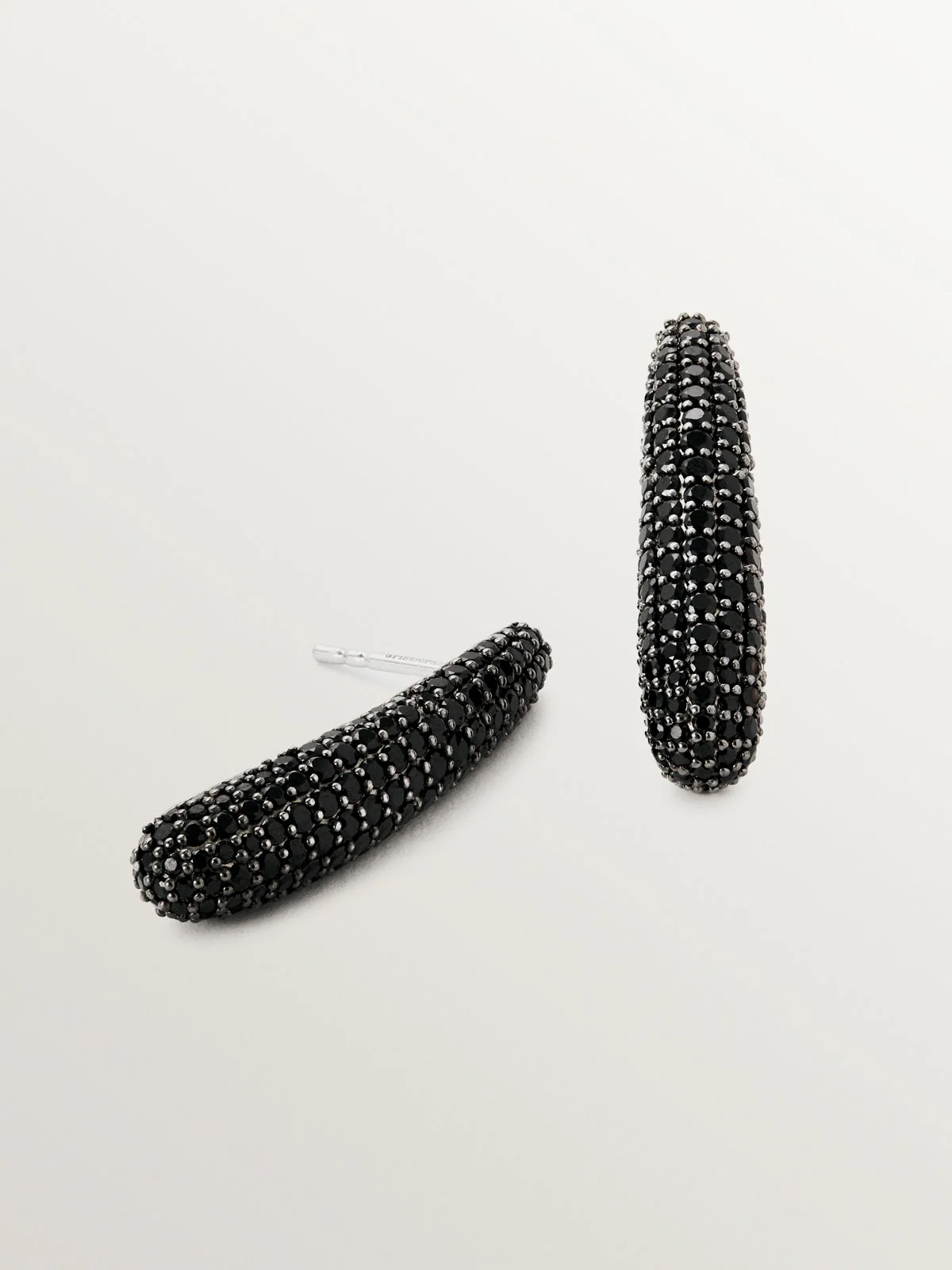 Pendientes largos de plata 925 con pavé de espinelas negras - Image 3