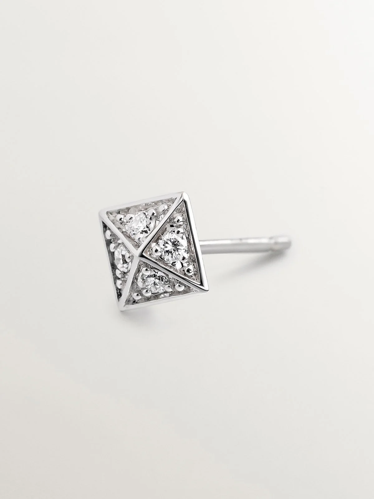 Piercing cuadrado de oro blanco de 18K con diamantes - Image 5