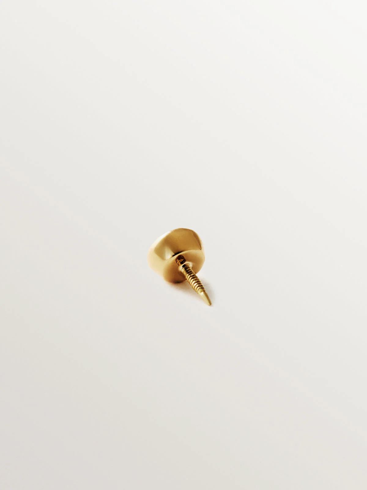 Piercing de oro amarillo de 18K con diamante 0,048 cts - Image 3
