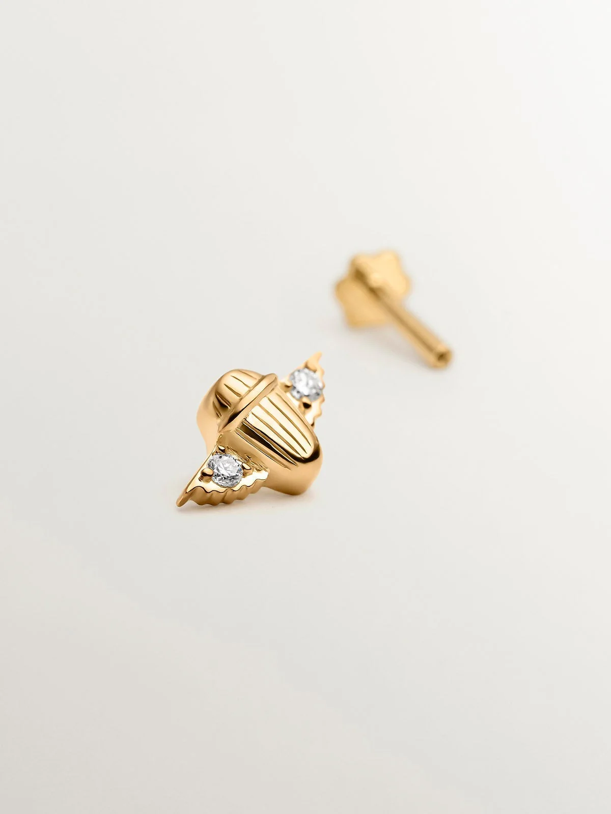 Piercing de oro amarillo de 18K con diamantes en talla brillante - Image 5