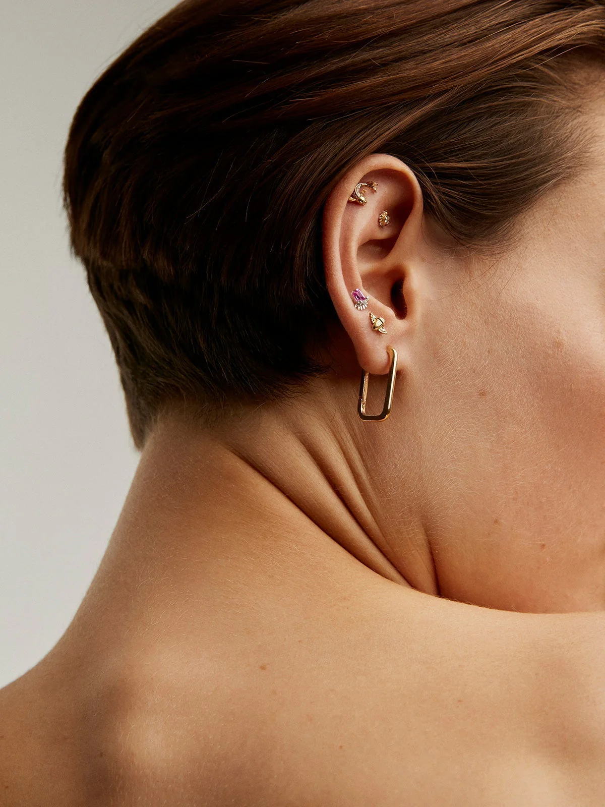 Piercing de oro amarillo de 18K con diamantes en talla brillante - Image 6
