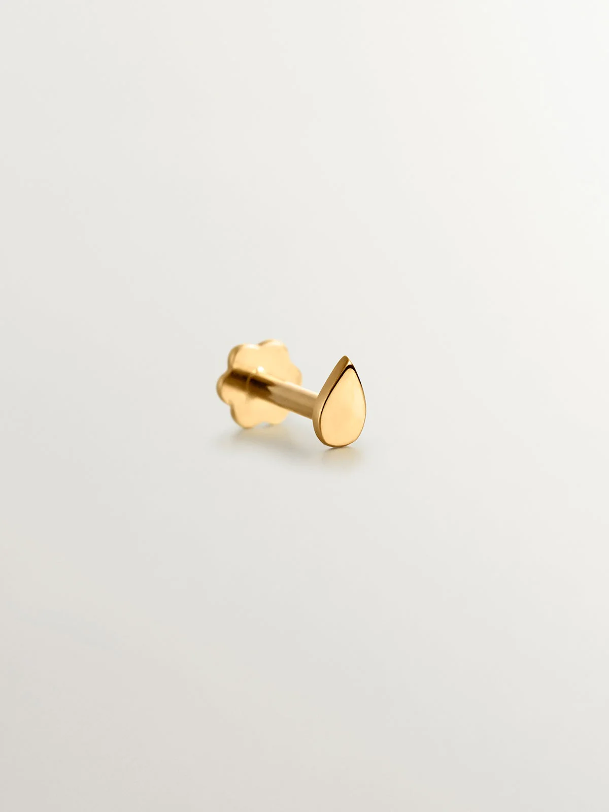 Piercing de oro amarillo de 18K con forma de gota - Image 3