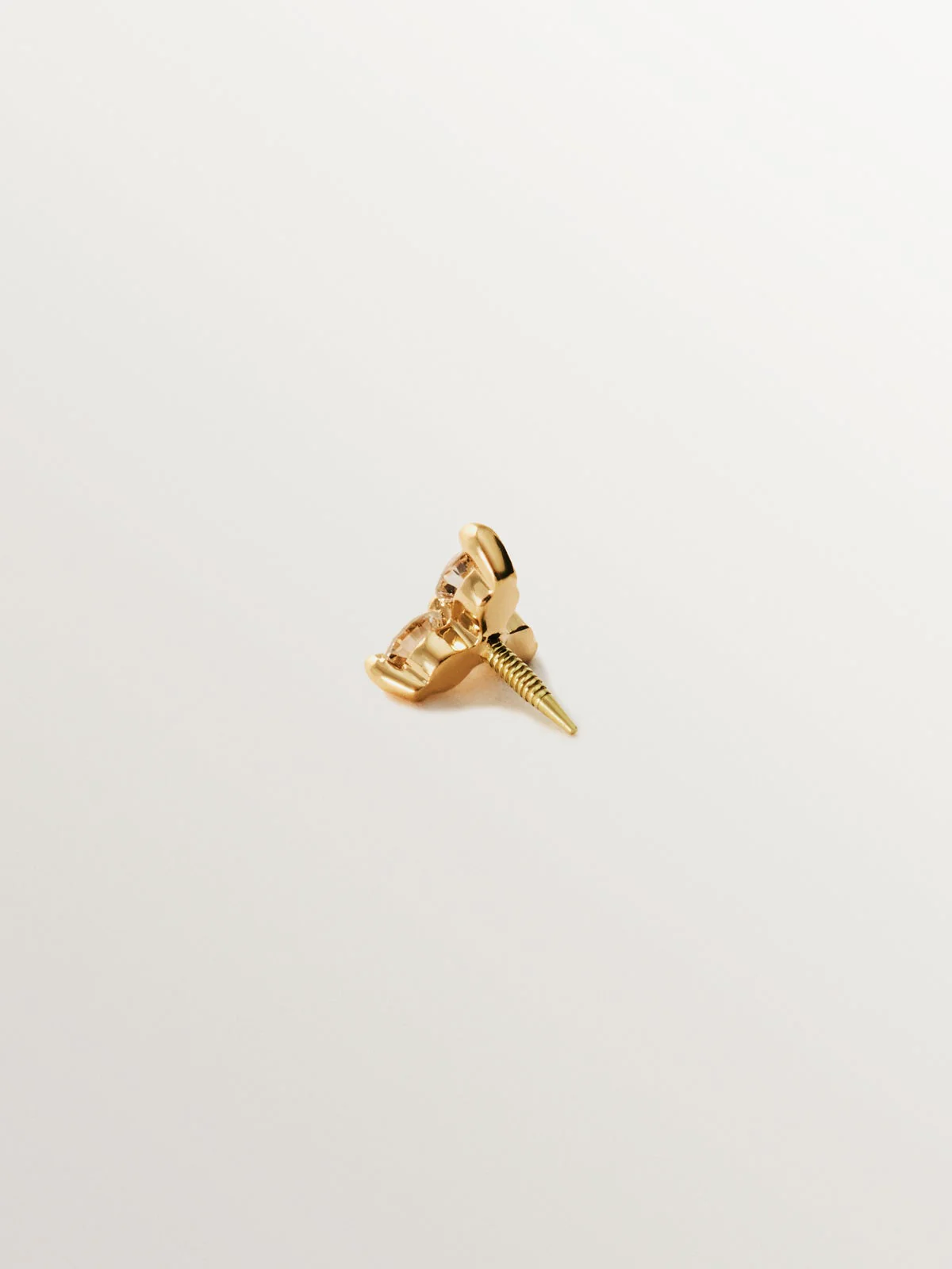 Piercing de oro amarillo de 18K con trébol de diamantes 0,06 cts - Image 3
