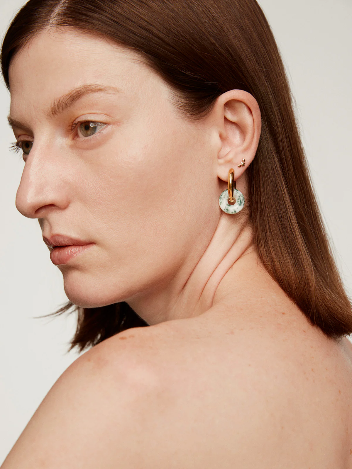 Piercing de oro amarillo de 18K con triple estrella - Image 6