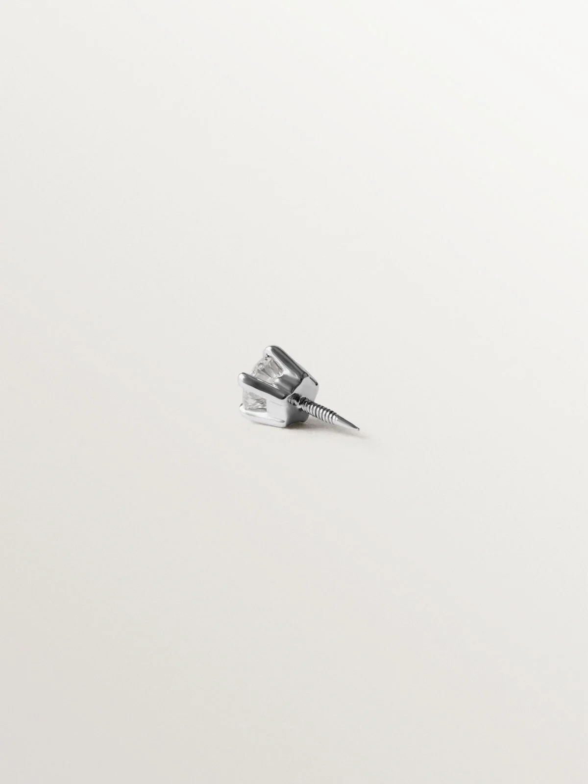 Piercing de oro blanco de 18K con diamante - Image 2
