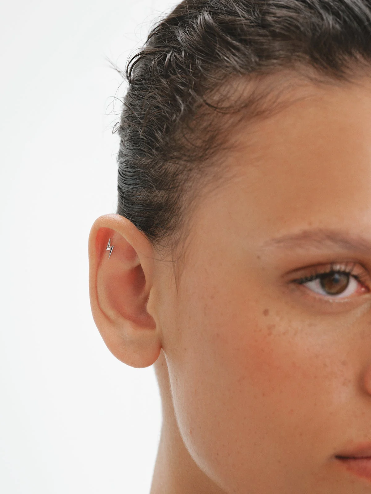Piercing de oro blanco de 18K con forma de rayo - Image 2